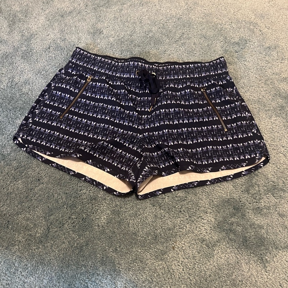 Athleta QuickDry shorts with zippered pocket Medium